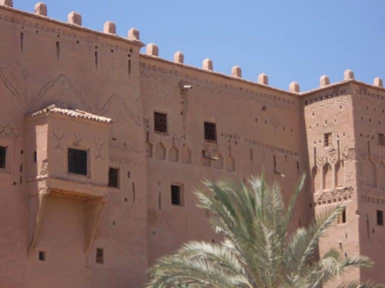 Traditional_Berber_architecture_in_the_town_of_Ouarzazate,_Morocco_(Image_2_of_3)